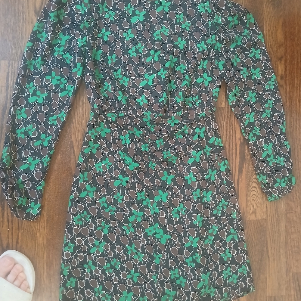 Elegant Black and Green Floral Long Sleeve Dress